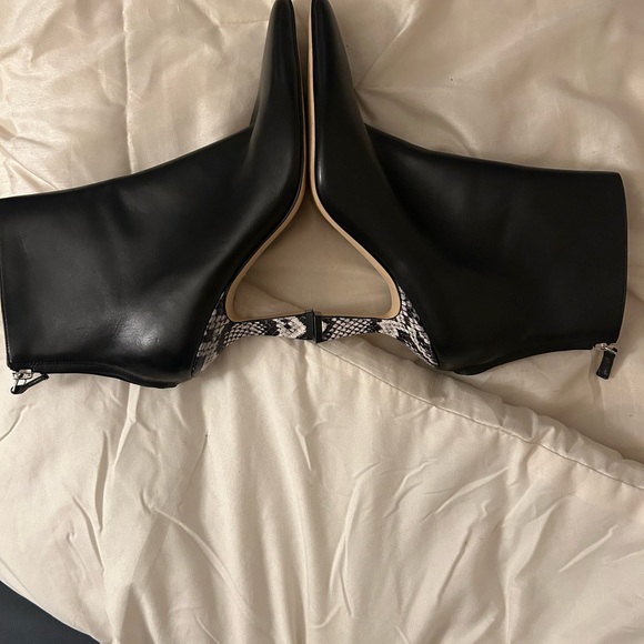 NWOB MARC FISHER LTD LADIES ANKLE BOOTS 8.5 - Picture 4 of 7